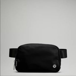 NWT lululemon everywhere belt bag black